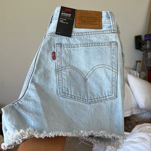 New with tags Levi Wedgie shorts